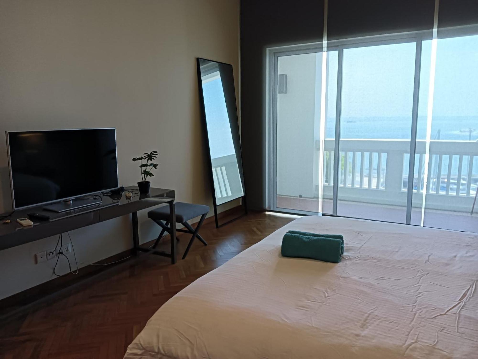 Straits Quay Marina Suites Penang By Aurorahomes Bagan Jermal Exterior photo