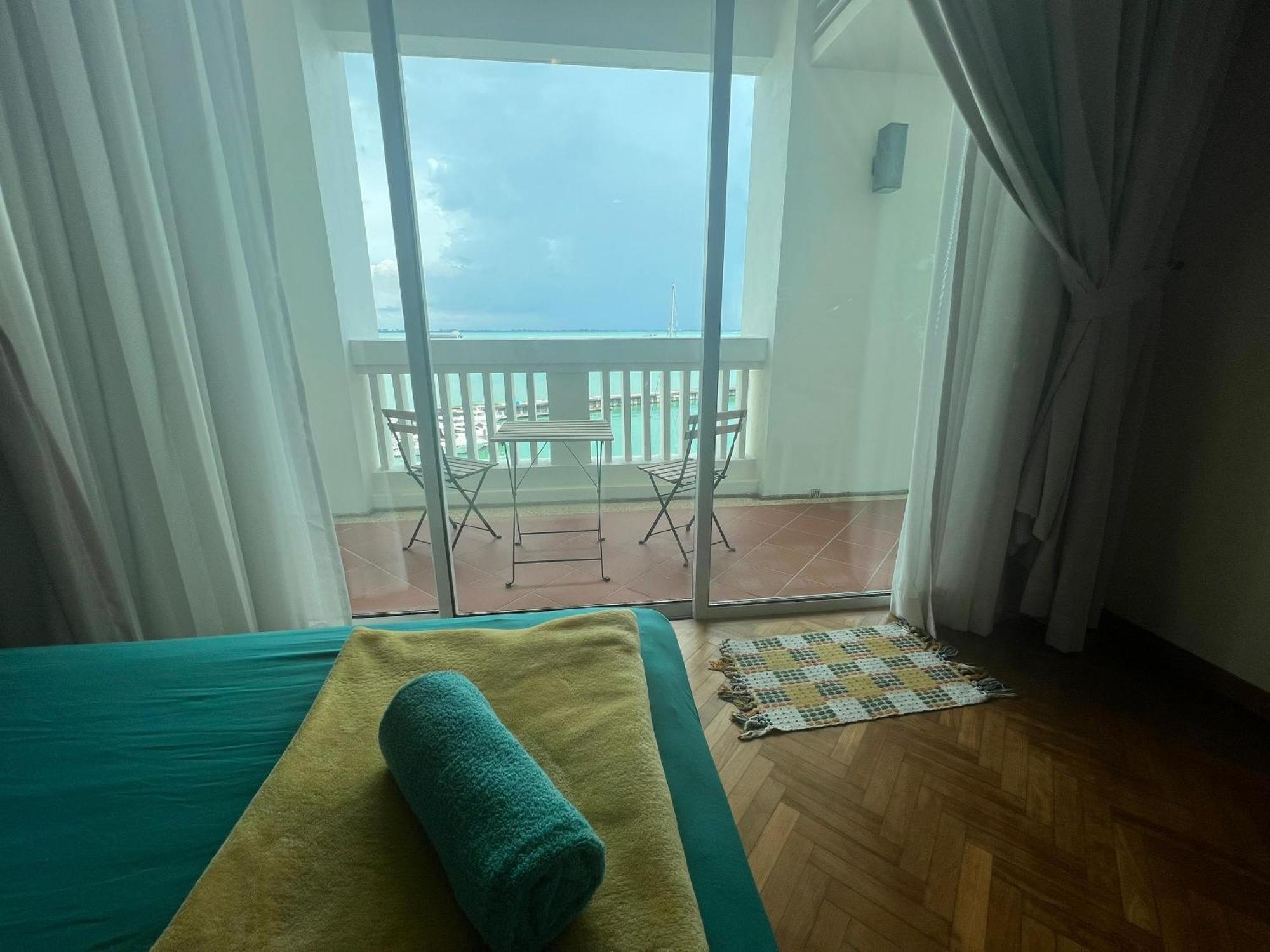 Straits Quay Marina Suites Penang By Aurorahomes Bagan Jermal Exterior photo