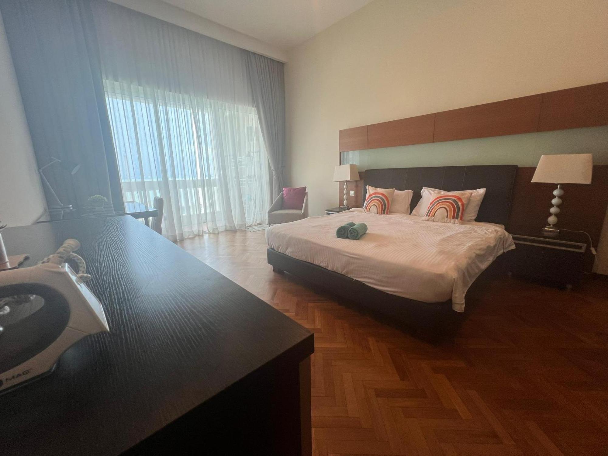 Straits Quay Marina Suites Penang By Aurorahomes Bagan Jermal Exterior photo