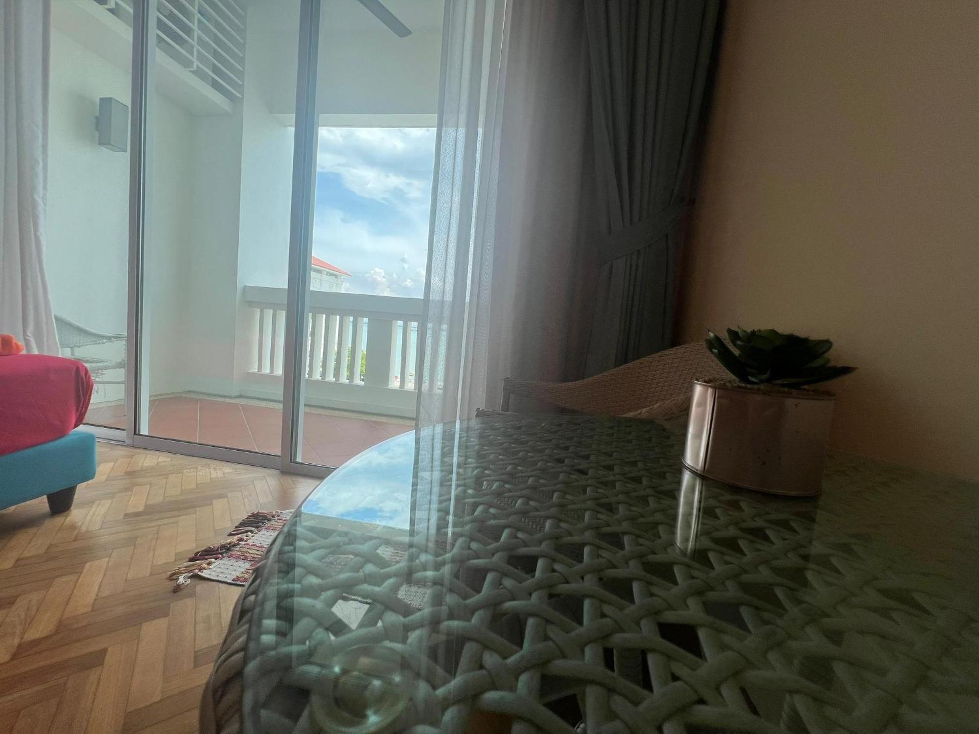 Straits Quay Marina Suites Penang By Aurorahomes Bagan Jermal Exterior photo