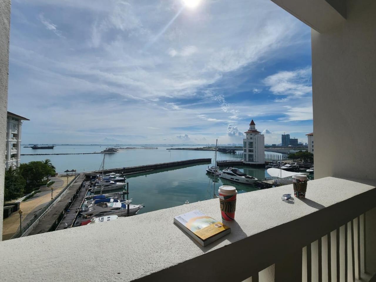 Straits Quay Marina Suites Penang By Aurorahomes Bagan Jermal Exterior photo